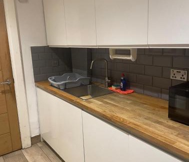 Plumstead Apartment | Tee's apartments