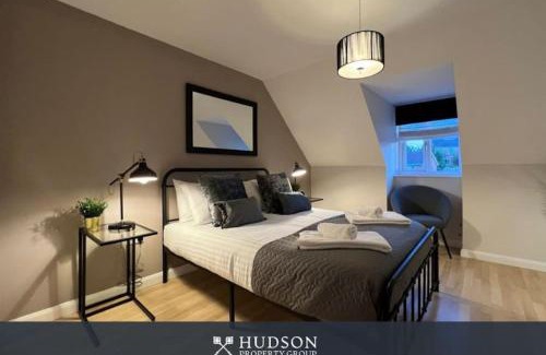 Telford House | Telford Townhouse with Parking and Garden