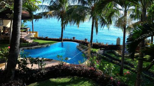 Sambirenteng Villa | Teluk Indah Beach & Pool Villa