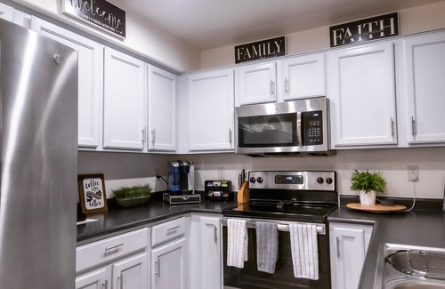Alegre Community House | Tempe townhouse 5-10 min to ASU/Airport/Scottsdale