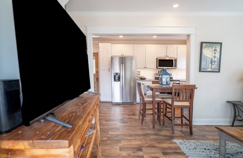 Morehead City House | Temple Cottage - Dog Friendly - Walk to downtown