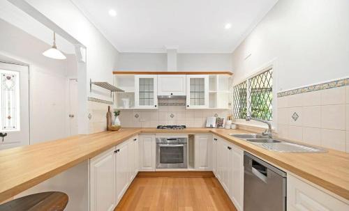 Tecoma House | Temple of the Hidden Grove – Tecoma Hills Sanctuary