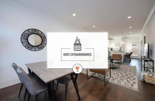 Charlotte Park House | Ten Minutes to Broadway Alluring Gated Townhome