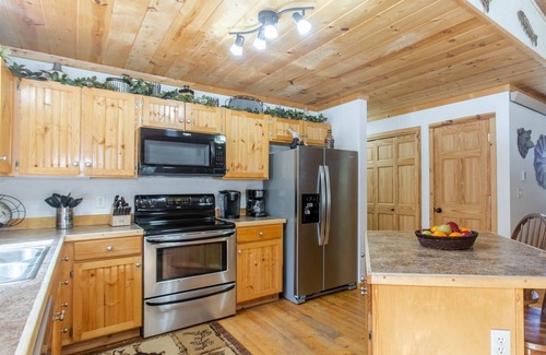 Custer Cabin | Tenderfoot Creek Cabin | 2 Bed, 1 Bath