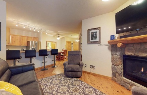 Mountain House Apartment | Tenderfoot Lodge 2 Bedroom In Keystone