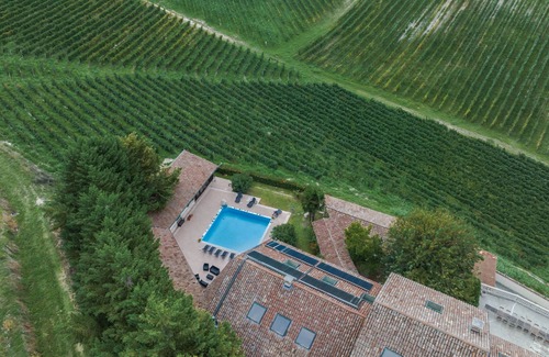 Castel Boglione House | Tenuta Cà dei Mandorli - Private Hotel & Luxury villa