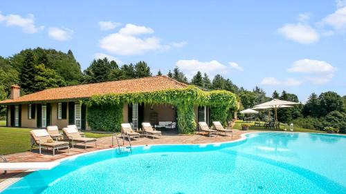 Carella Villa | Tenuta di Eupilio 18, Emma Villas