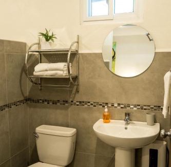 Cacique Bed & Breakfast | Terida Airport B&B