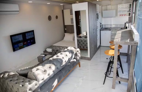 Kumkapi Apartment | TERRACE FLAT AT THE CENTER OF OLD CITY WITH JACUZZI