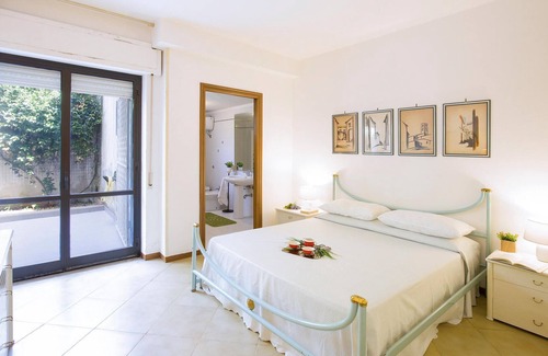 Cetraro House | Terraced house with a beautiful terrace and a wide view of the sea.