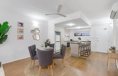 Parramatta Park Apartment | Terraces on Martyn A Breezy Tropical Pool Retreat