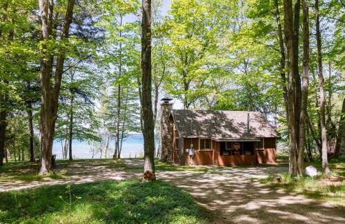 Maple City House | Terrapin Station- 2 Cottages on Glen Lake