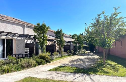 Saint-Christol Resort | Terres de France - Le Domaine de Bacchus