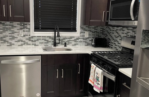Roosevelt Apartment | Terrific 2-bedroom apartment in Roosevelt with AC, WiFi. Very peaceful & quiet n