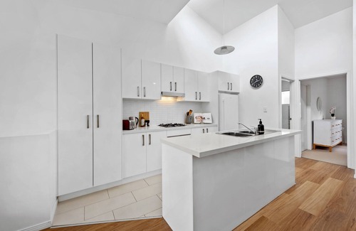 Morningside House | Terrific Townhouse! 2Bed/2Bath/1Car ~ Morningside