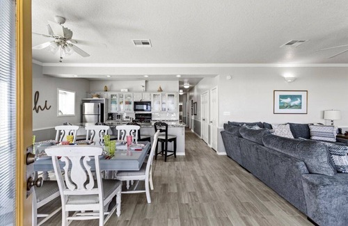 Surfside Beach House | Tex-Ann is a beautiful beachfront home located in Surfside