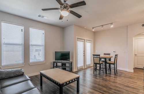 Elmo Apartment | Texas Corporate Housing Professional Apartment