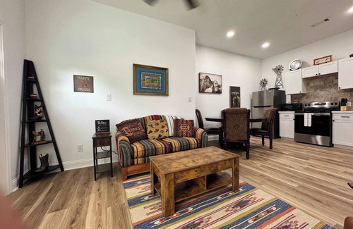 Nederland House | Texas Ranch 2BR 1BA S