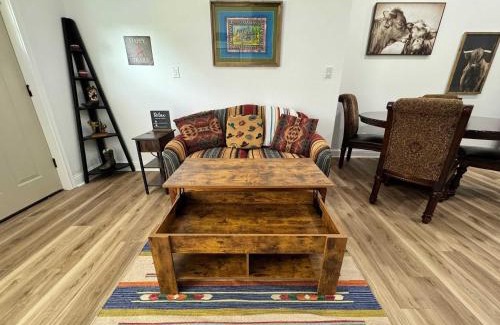 Nederland House | Texas Ranch 2BR 1BA