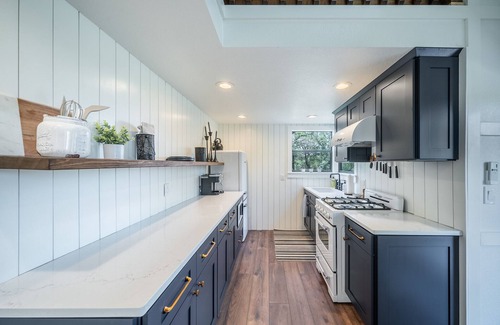 Wimberley House | Texas Retreat-Sunset Hill | Treehouse Inspired Getaway for 4