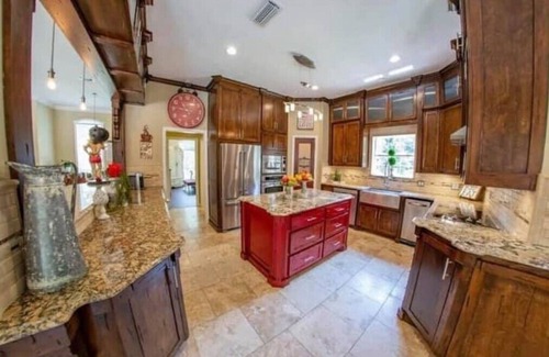 Brookston House | Texas Vacation Home with Infrared Sauna, Hot Tub, and more!