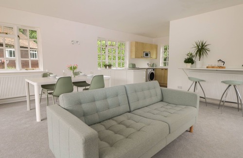 Cholsey House | THAMES REACH, family friendly, luxury holiday cottage in Wallingford