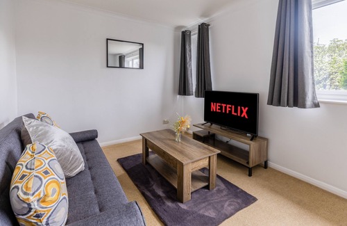Great Shelford House | Thames - Stylish Home in Cambridge | Long Stays | Contractors | Relocators