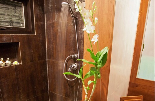 Nyaungshwe Hotel | Thanakha Inle Hotel
