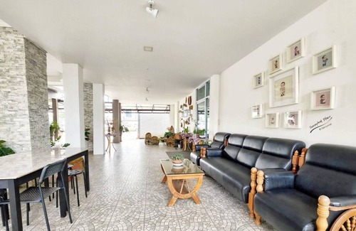 Lam Plai Mat Hotel | Thanaphat Place