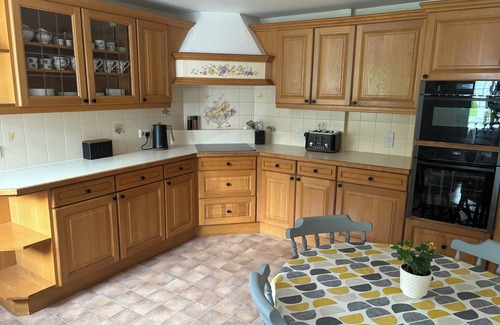 Cattistock Cottage | Thatched Cottage - Sleeps 6 with Countryside Views