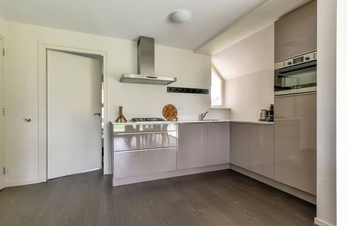 Terkaple Villa | Thatched water villa with microwave, in the Sneekermeer area