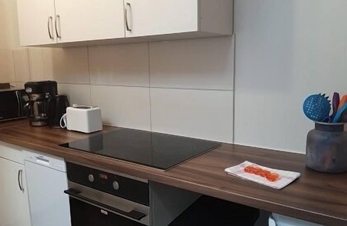 Bramfeld Apartment | The 1-room apartment is located on the 2nd floor of our apartment house Haldesdorfer Straße and is 65 m2 big.