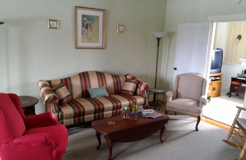 Greene Bed & Breakfast | The 1810 Juliand House Bed & Breakfast