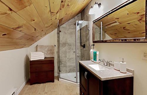 West Dover Apartment | The 1827 House