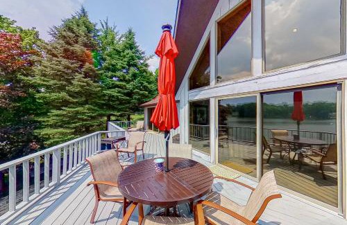 Paw Paw House | The 711 Lake House