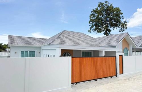 Pong Villa | The 8 MaBella House Pattaya Pool Villa