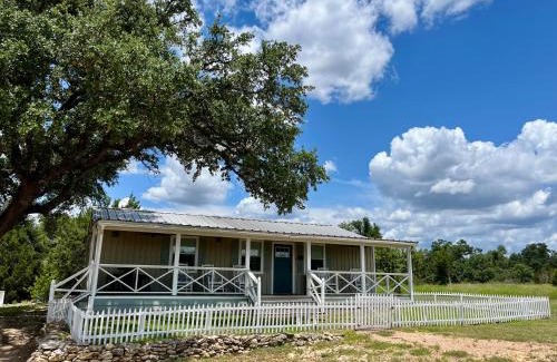 Dripping Springs Hotel | The Alexander at Creek Road