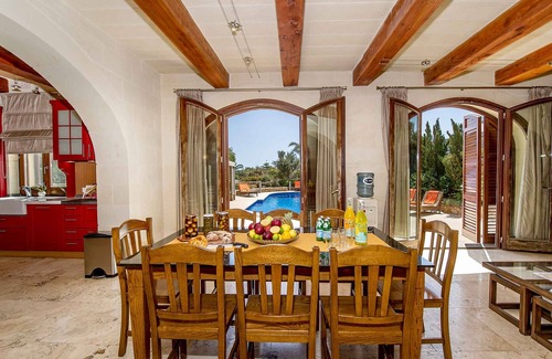 San Lawrenz Villa | The Almonds Holiday Home