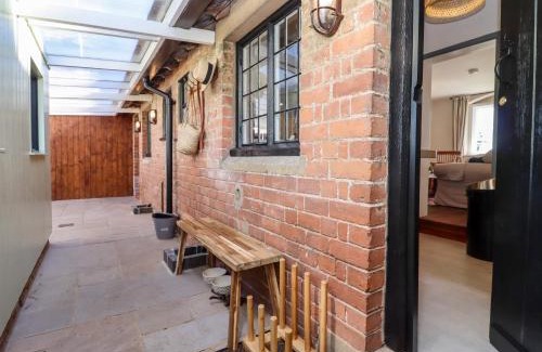 Forthampton House | The Alms House West