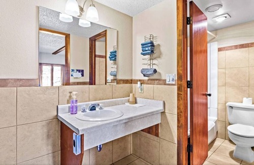 Collbran Hotel | The Alpine Motel