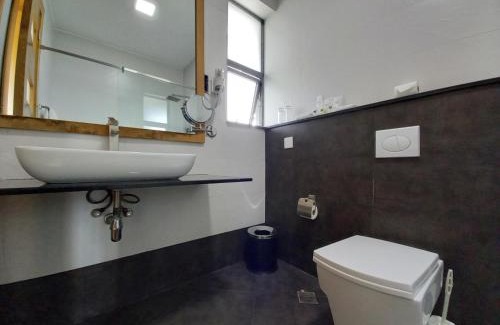 Hospital Hotel | The Alps Hotel Nakuru