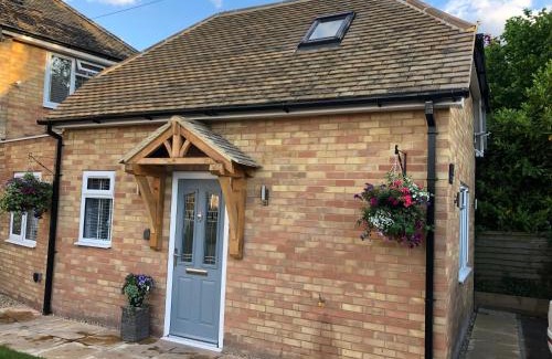 Didcot Apartment | The Annex, Manor Road, Didcot