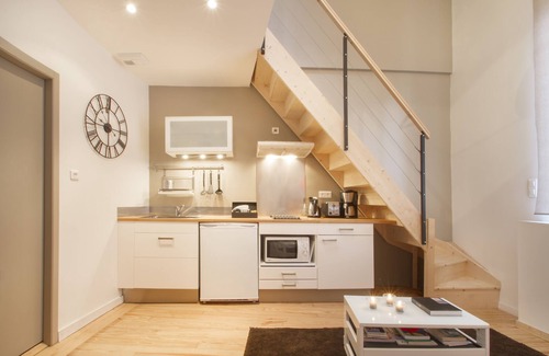Nansouty-Saint-Genes Apartment | The annex, T1 full of charm, calm and bright in the city center