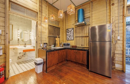 Bang Rak House | The Anonymous House @ Silom/BTS Surasak/3 Bedrooms, 4 Bathrooms/City Center.