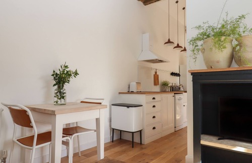 Thorverton Cottage | THE APPLE SHED, romantic, character holiday cottage in Exeter