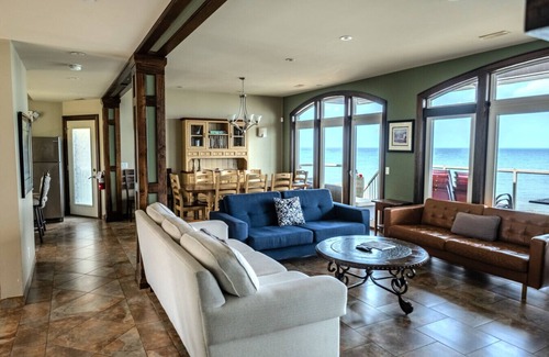 Craigleith Villa | The Aqua Villa at Blue View Chalets