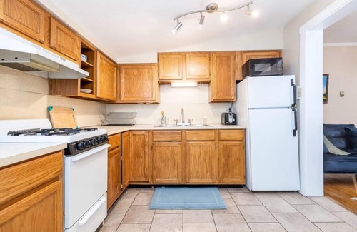 Lower Avenues Apartment | The Aquamarine Suite -Walk Downtown-40 mins to Ski