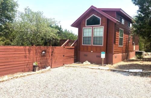 Austin House | The Armadillo Cabin - Cabins At Rim Rock