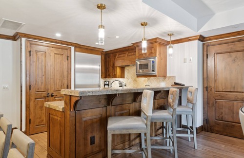 Downtown Condo | The Aspen Mountain Residences Luxury 1 Bedroom Mountainside