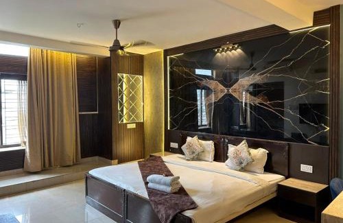 Ballygunge Bed & Breakfast | The Aster Penthouse